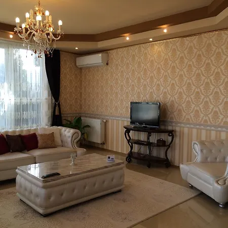 Penthouse Claudia *